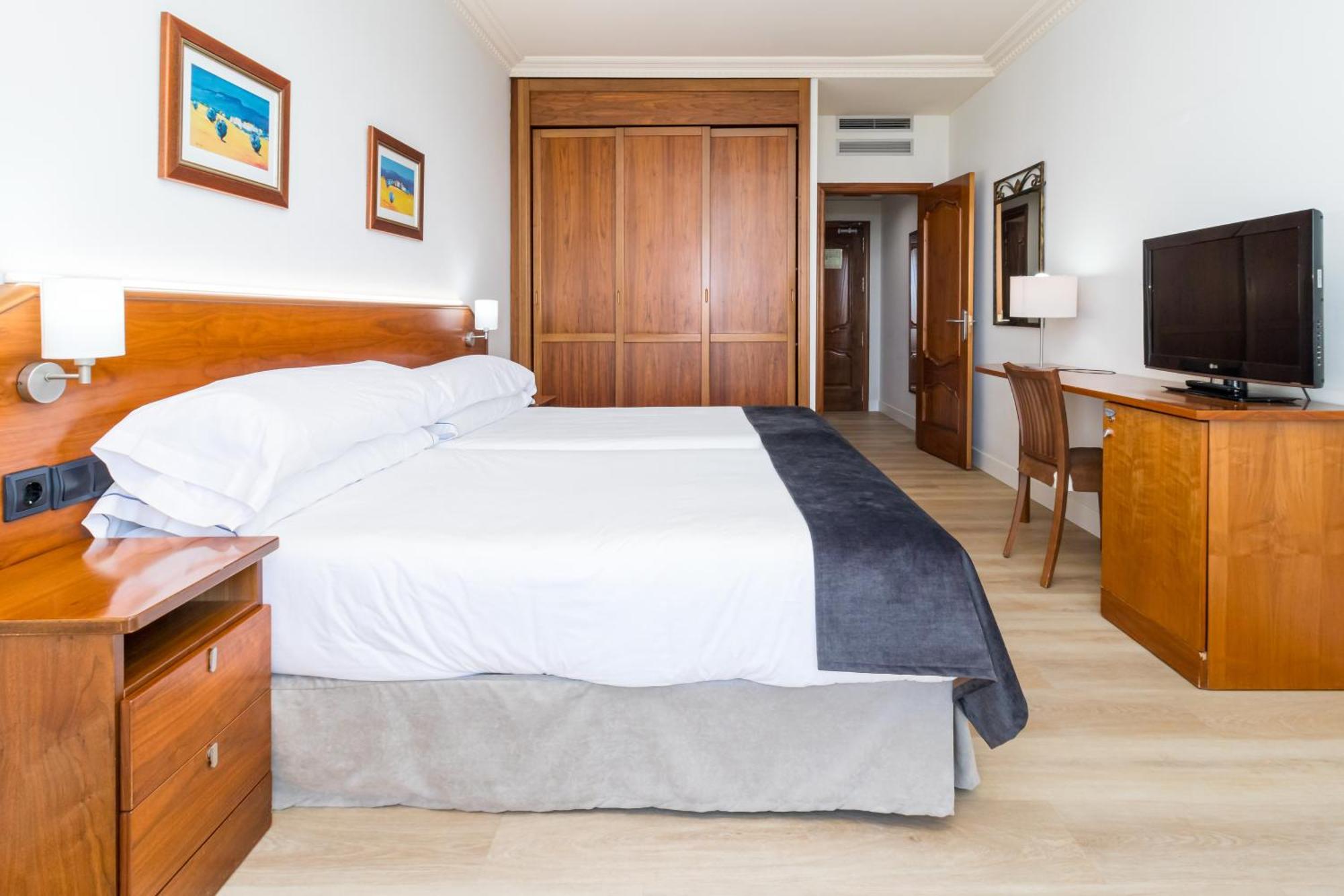 Hotel Milagros Golf Моґро Екстер'єр фото